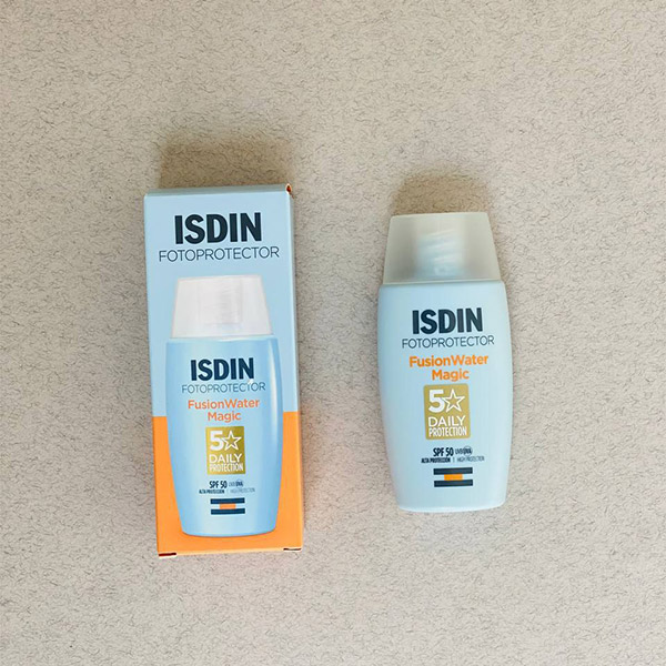 ضد آفتاب فیوژن واتر SPF50 بدون رنگ ایزدین